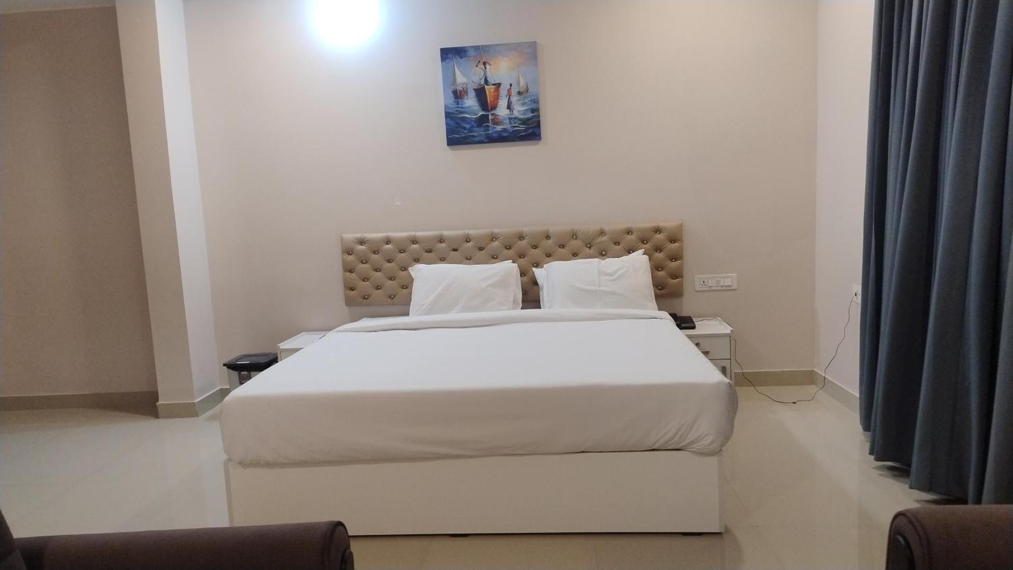 Gateway Airport Hotel Kannur ภายนอก รูปภาพ