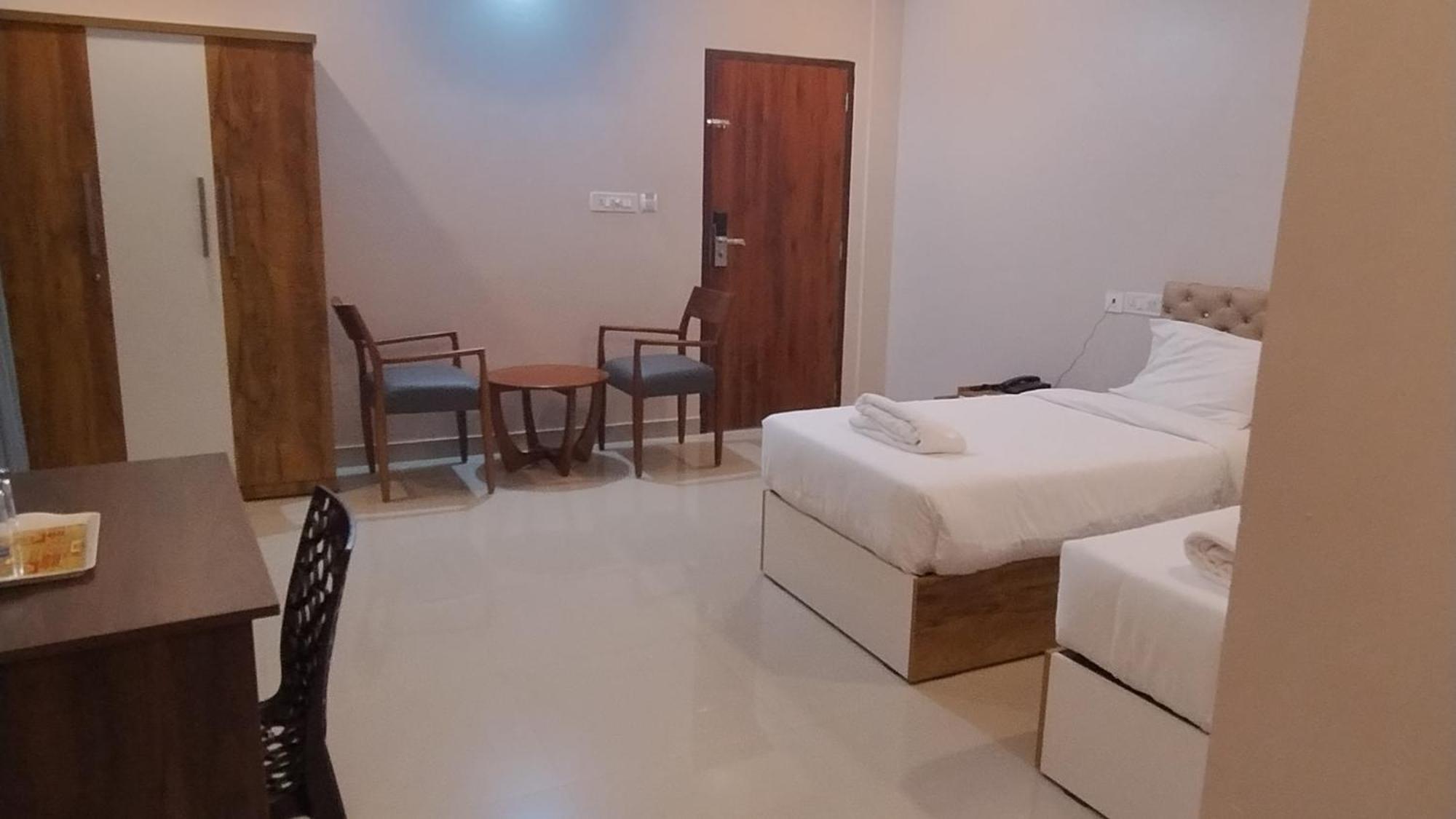 Gateway Airport Hotel Kannur ภายนอก รูปภาพ